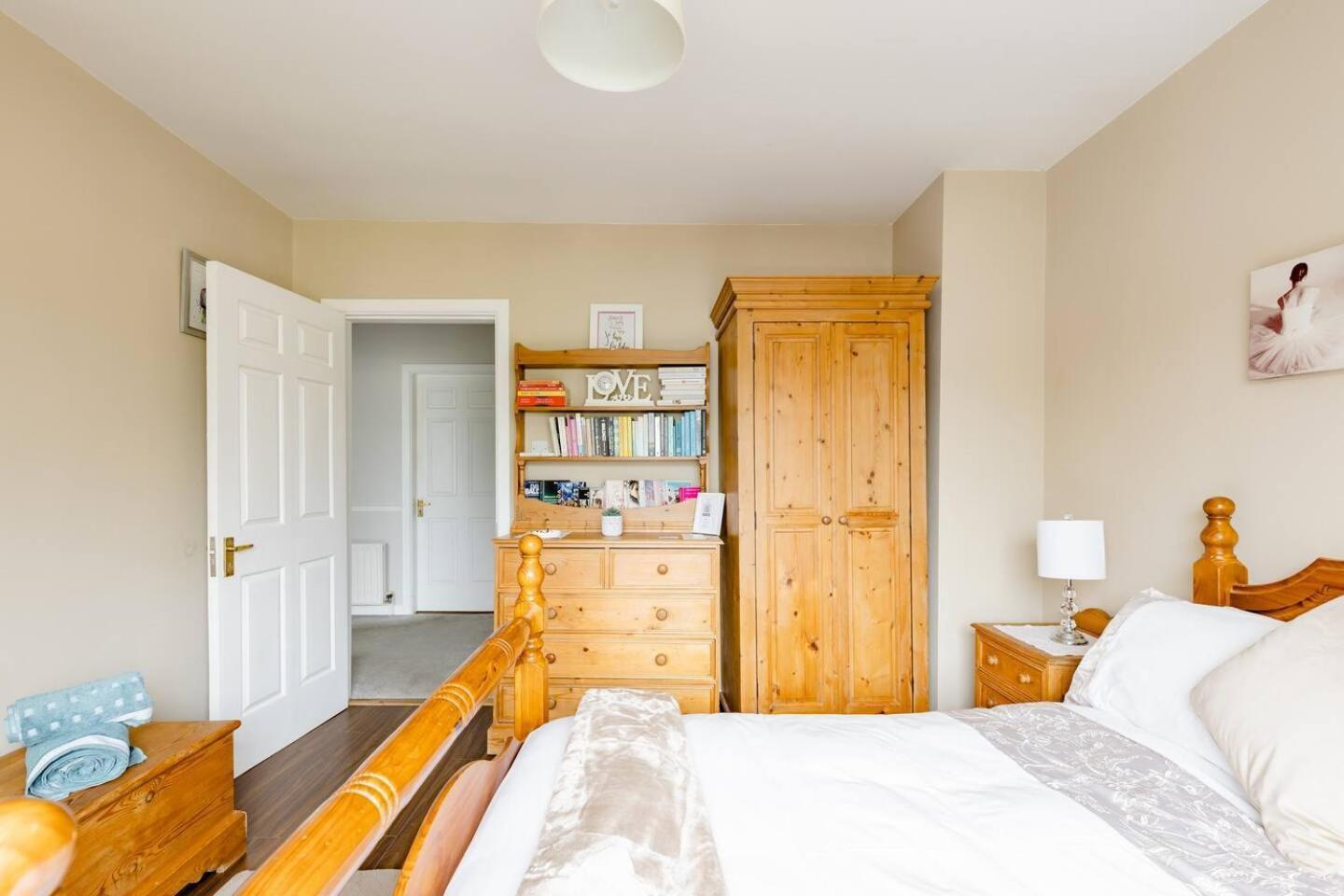 Station Road Homestay キャッスルバー エクステリア 写真